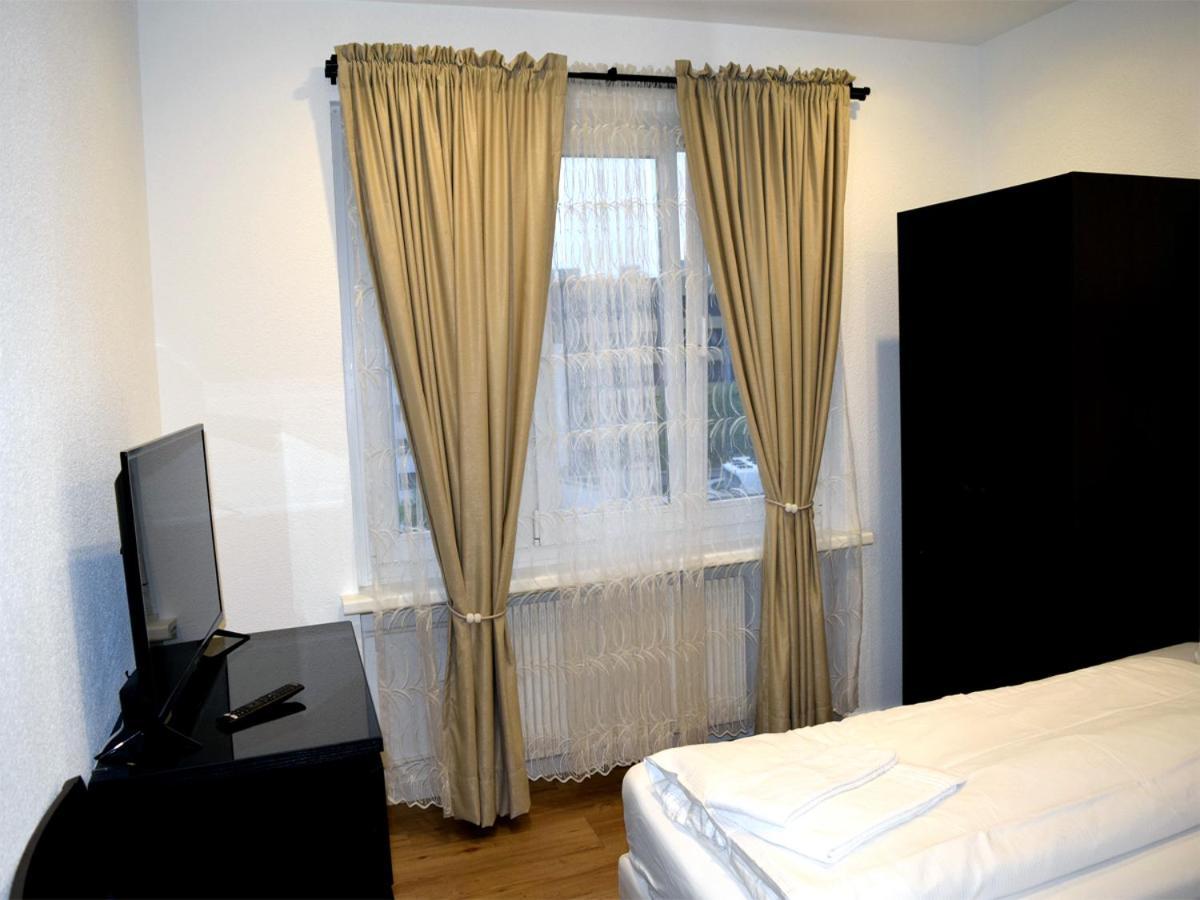 Hotel Restaurant Krebs غرنشن المظهر الخارجي الصورة